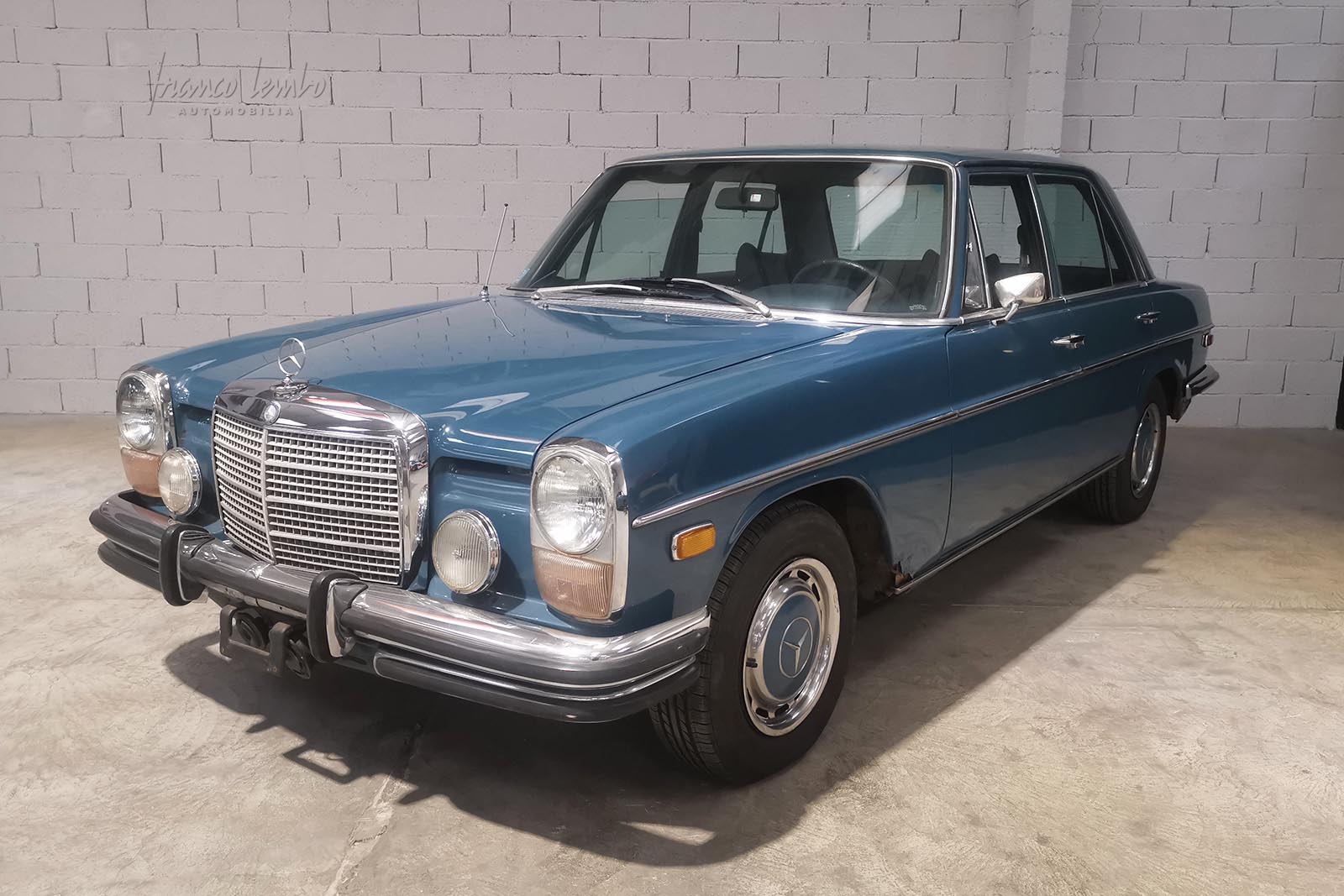 Mercedes 280 W114 berline